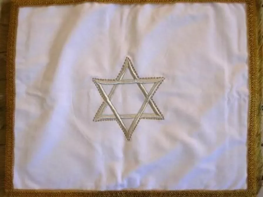 כיסוי לבמה או לעמוד החזן לגני ילדים